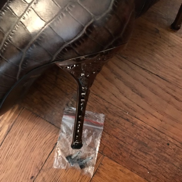 Juno brand knee high boots -help with HURRICANE MELISSA - Picture 7 of 7